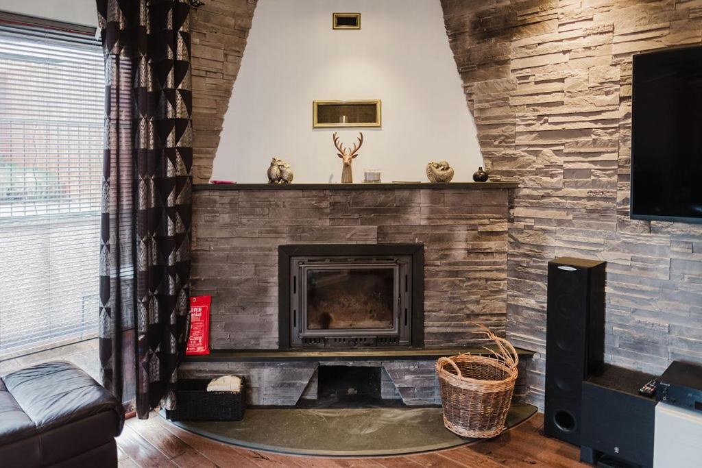 Willa , Cosy House In インヴァネス エクステリア 写真